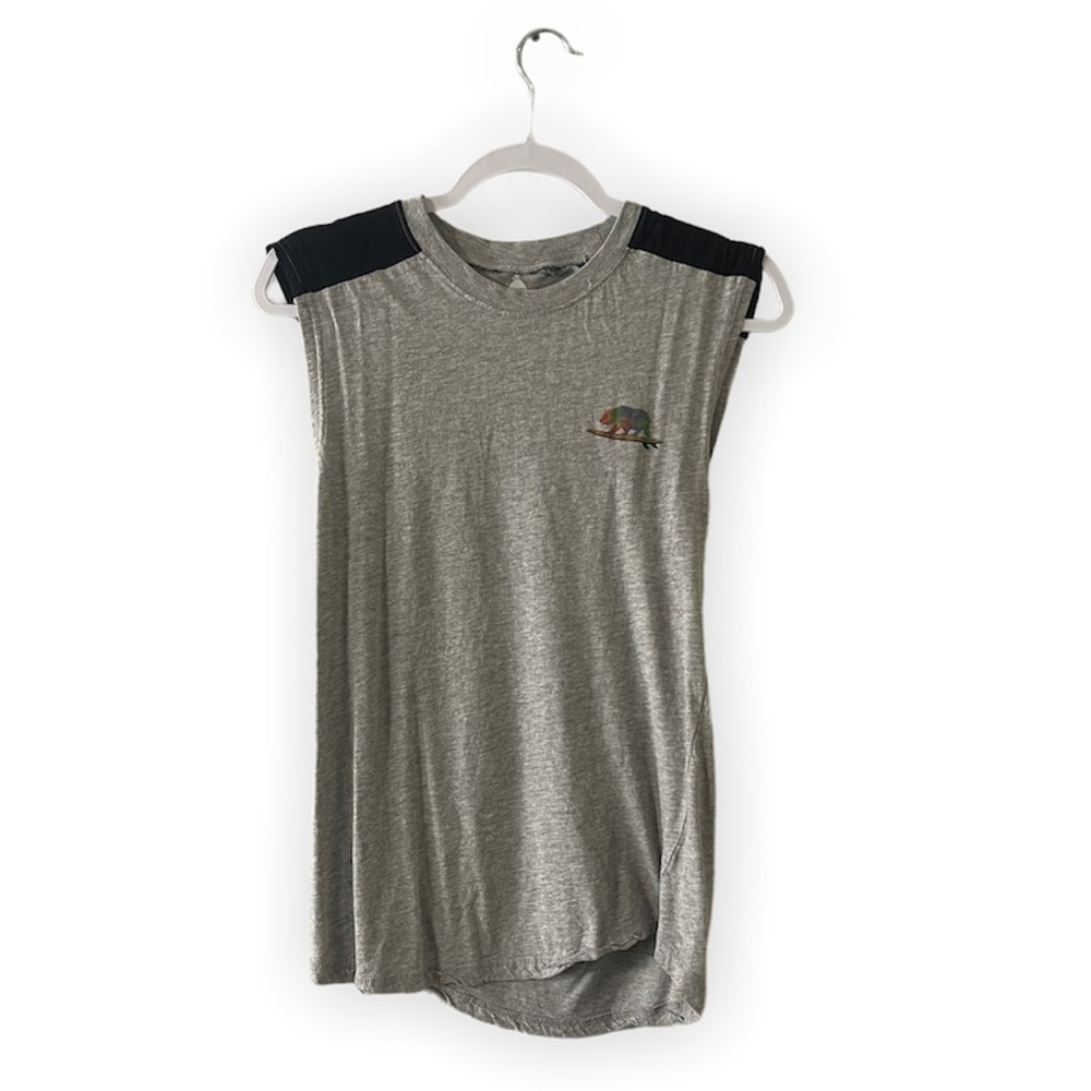 Mens Medium Sleeveless Shirt